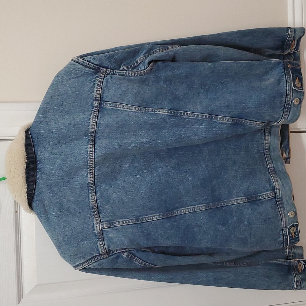 Old Navy Insulated Jean Jacket NWOT - Picture 2 of 3